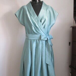 Evan-Picone beltet pleated dress